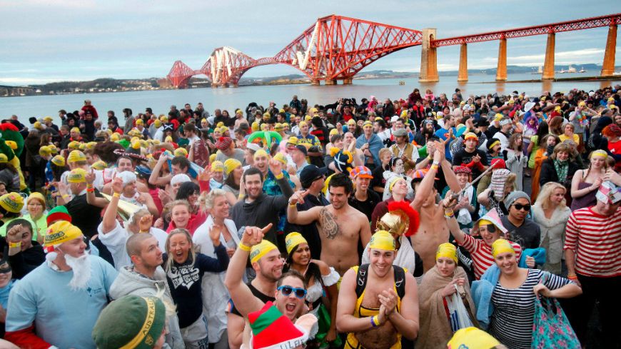 Loony Dook under Forth Rail Bridge